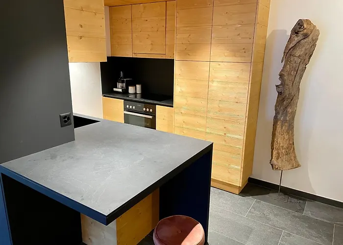 Daire Nendaz, Batiment Diana